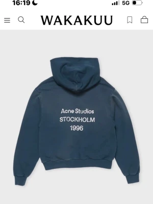 Acne studios hoodie blå - Blå acne studios hoodie, nyskick. Kvitto finns. Nypris 5899! Köpt på Wakakuu. Pris kan diskuteras vid snabb affär!👍💯
