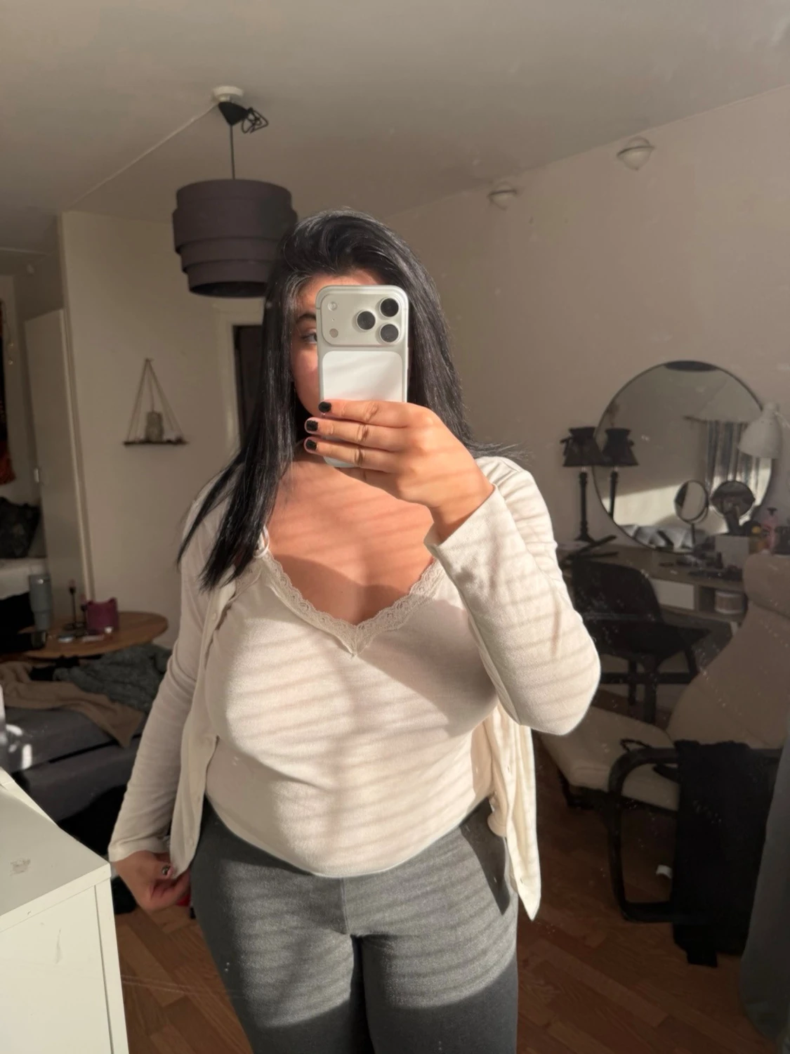 Vit ribbad linnetopp med spetskant - 3