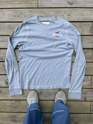 Hollister longsleeve - Riktigt chill hollister longsleeve vintage. Storlek L. Riktigt fint skick