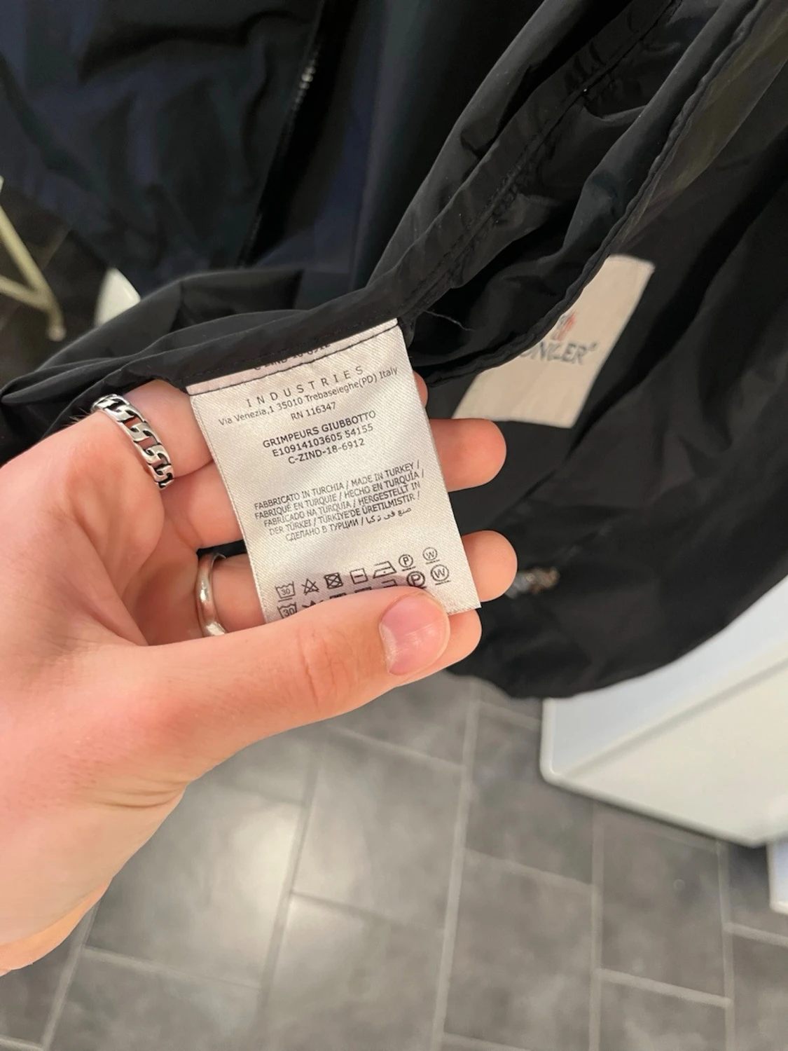 Svart vindjacka från Moncler - 3