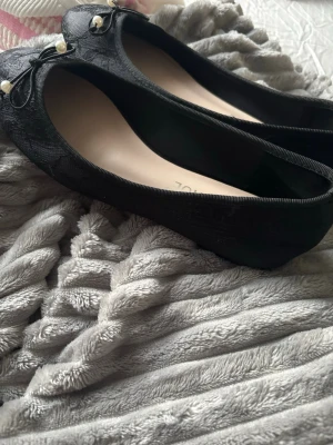 Ballerinaskor - Jättefina ballerina skor, inte använda alls på grund av fel storlek.