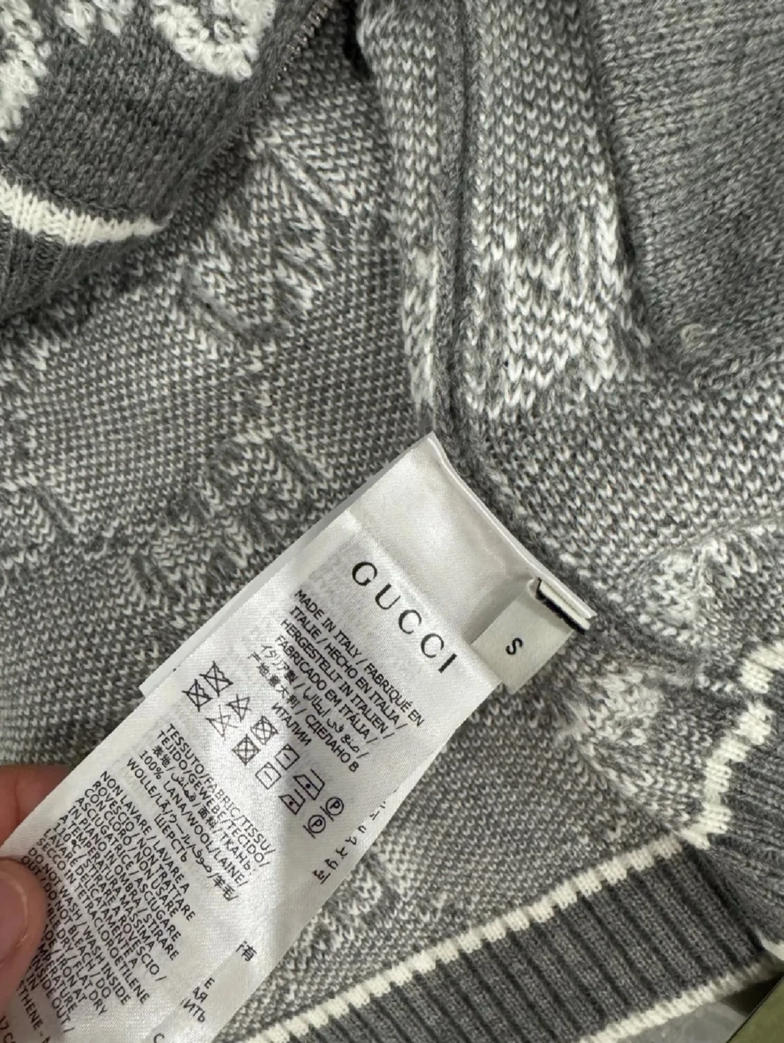 Grå ziptröja med GG-mönster från Gucci - 4