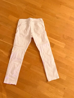 Vita morris slim fit jeans - Lite sjystare Morris jeans i 32 31 i super fint skick 