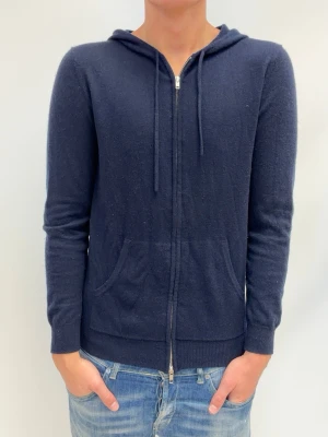 John Henric Kashmir Hoodie  - Jävligt schyyst Kashmir hoodie från John Henric i färgen navy blue jävligt schyst nu till våren