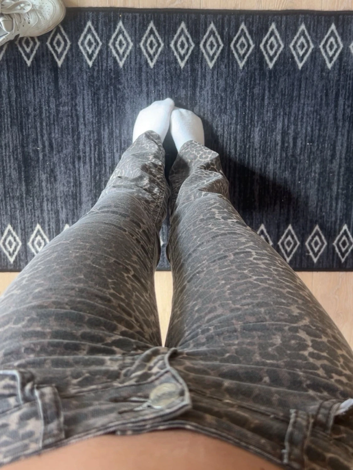 leopardmönstrade jeans - 1