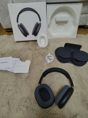 Apple AirPods max kvitto medföljer  - Skriv till mig om Serial number eller något ni undrar 