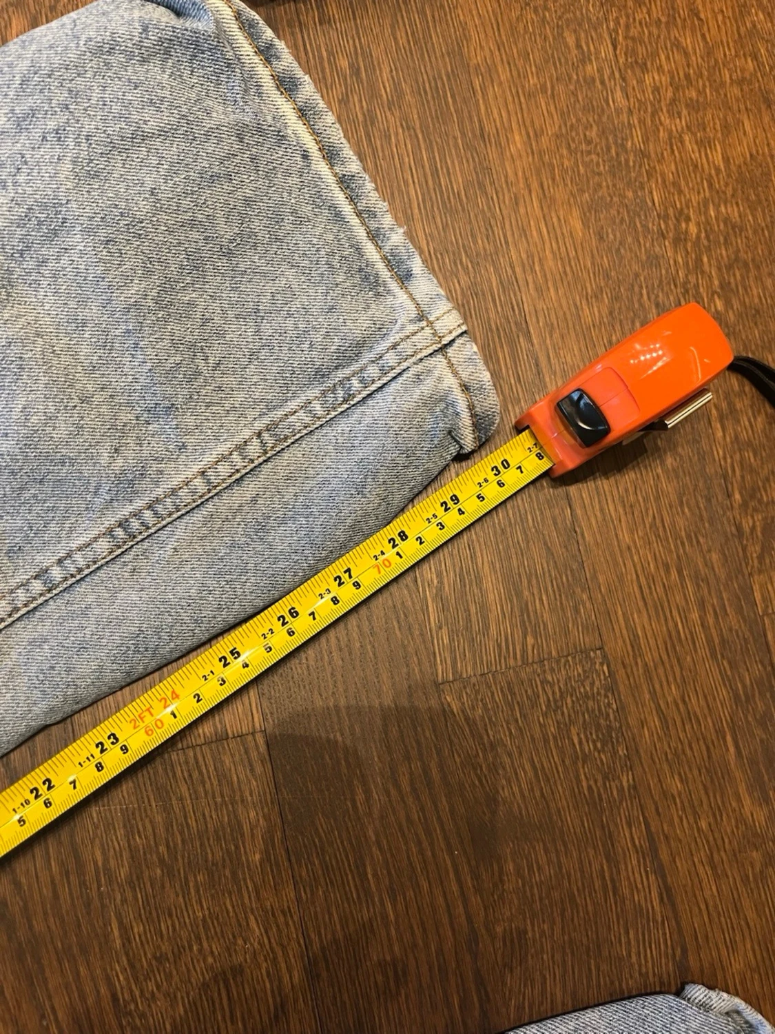 Ljusblå raka jeans i vintage-stil - 1