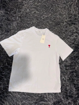 Ami paris t shirt - Size M as new