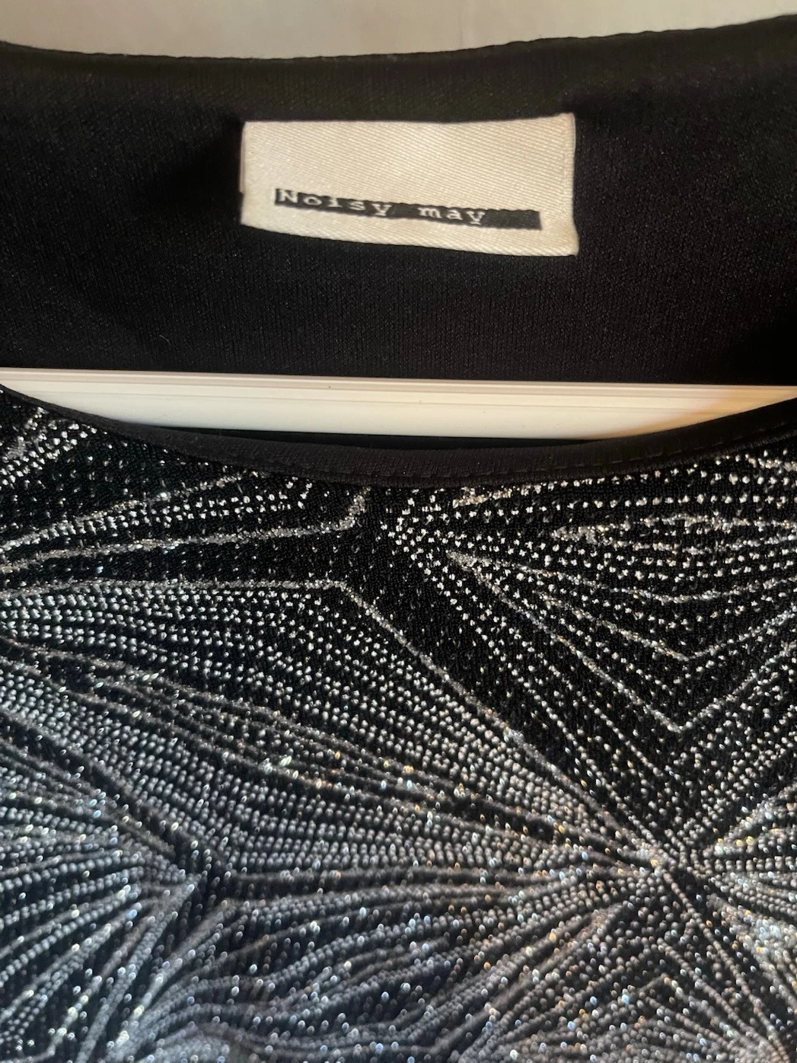 Svart och vit klänning från Noisy May - 90