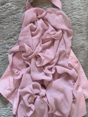 Rosa halterneck topp - Jättefin topp fin till sommaren