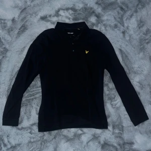 Svart långärmad pikétröja Lyle & Scott - Pris kan gå ner via snabba beslut👌