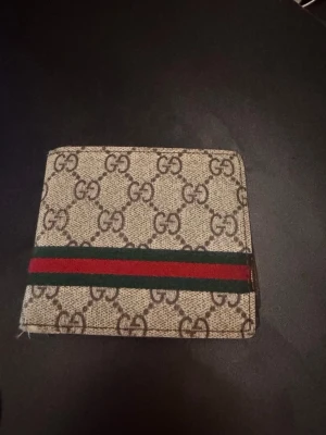 PLÅNBOk - En simpel plånbok som är riktigt fet!