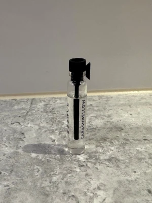 Essnce - Carashmellow - Essnce - Carashmellow, provad en gång, mängd syns på bild