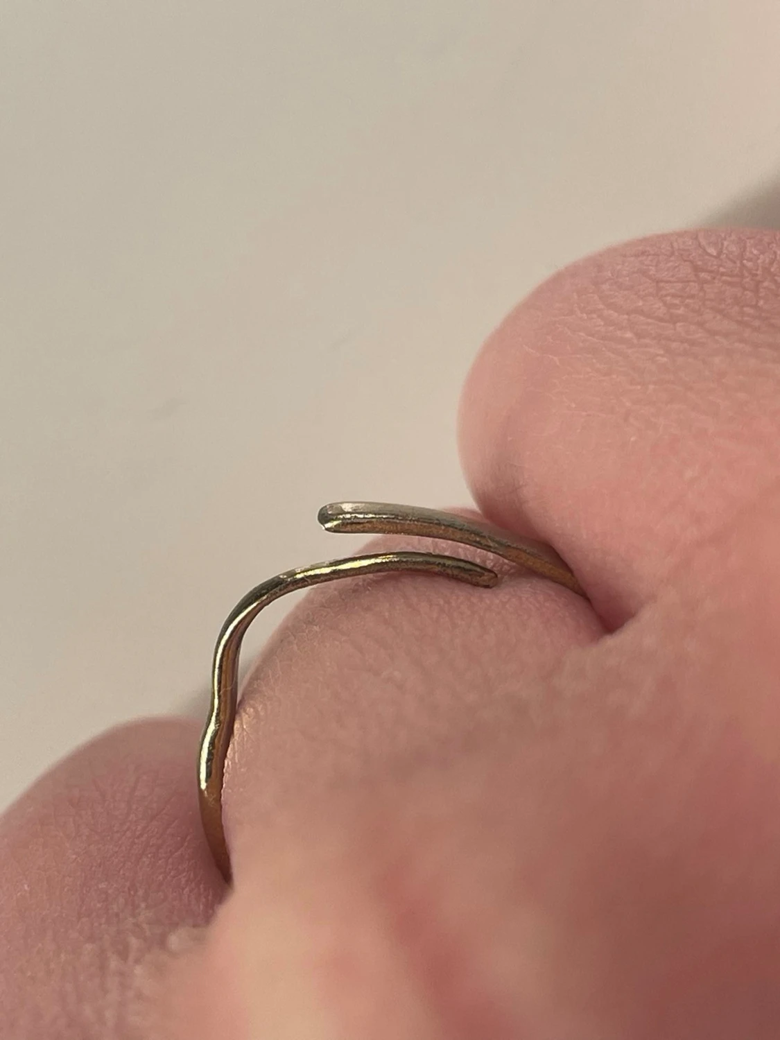  Guldfärgad ring med blad - 2