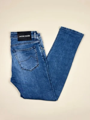Jacon Cohën Nick Slim Jeans - Jacob Cohën Nick Slim Jeans | Modell: Nick Slim | Slim fit | Skick: Mycket fint | Nypris: 5800+ kr | Storlek: W33 | Hör av dig vid minsta fundering 📦