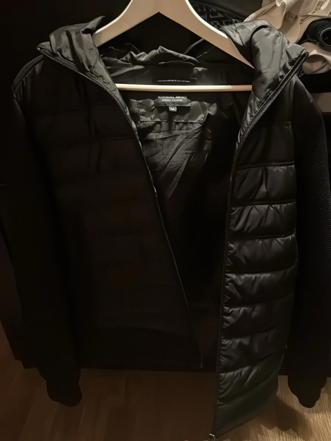 Svart jacka från Marshall Artist - 2
