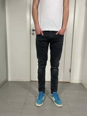 Dondup George Jeans  - Säljer nu dessa Dondup George Jeans, skriv för fler bilder/frågor🙌🏼