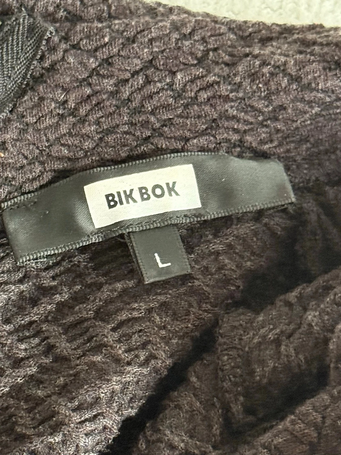 Svart ärmlös kortklänning BikBok  - 2