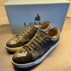 Lanvin skor - Lanvin skor | Använda men i bra skick | Storlek uk8 (sitter som 43-44) | Box medföljer. 