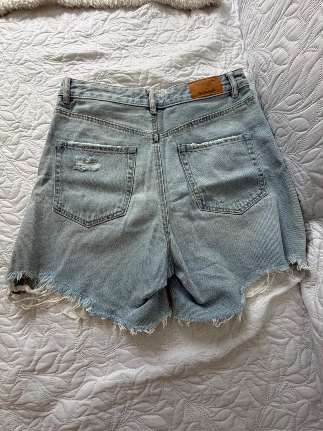 Ljusa denimshorts från Stradivarius - 2