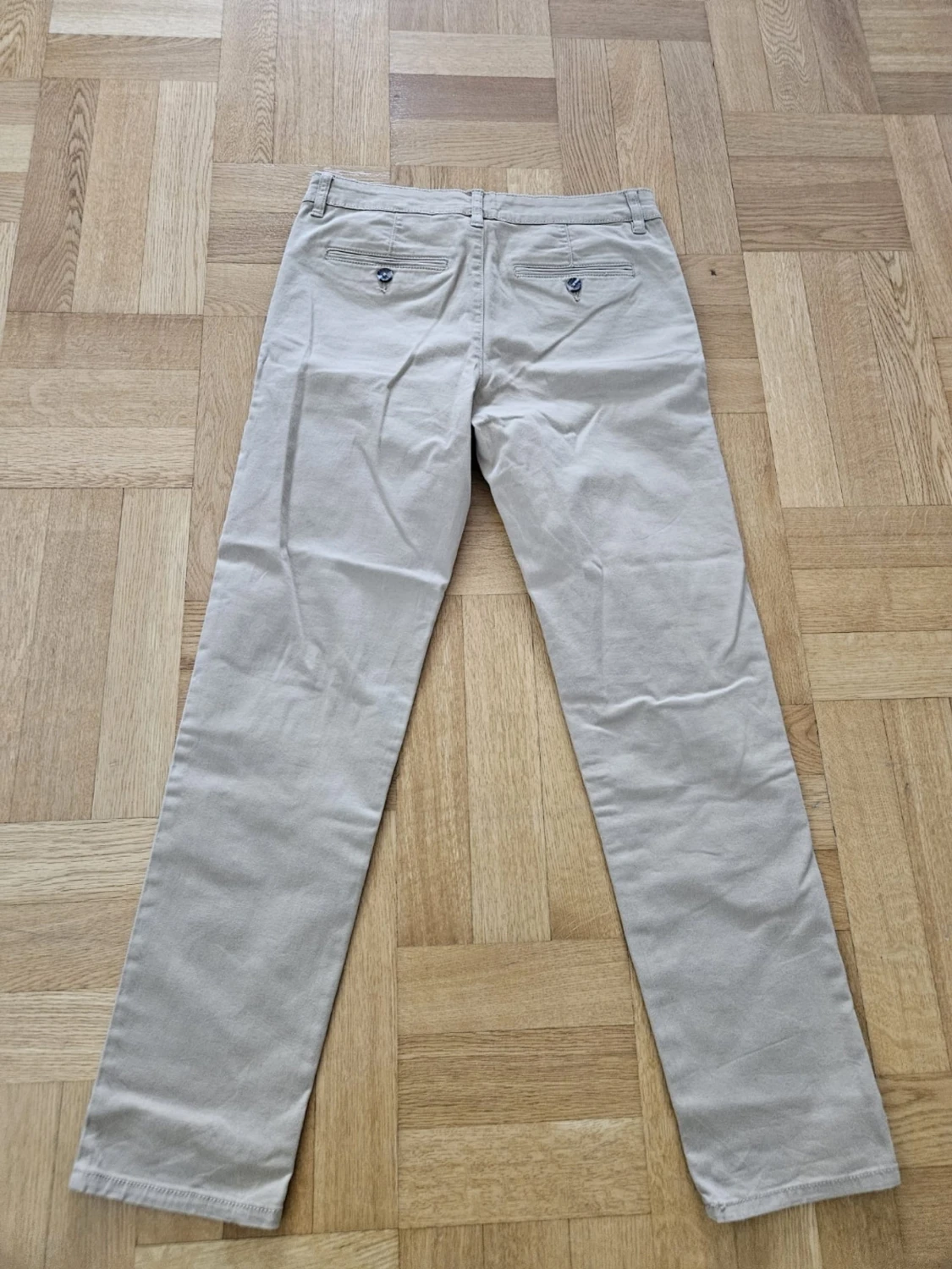 Beige chinos med smal passform - 1