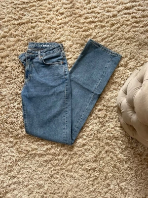 Bikbok jeans  - Storlek 26, längd 32