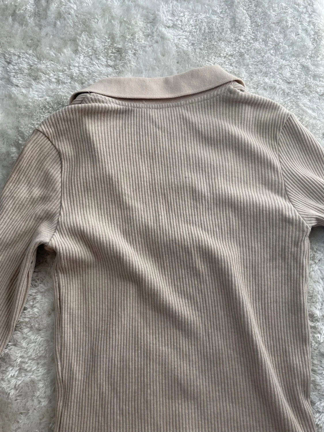 Beige ribbad topp från Pull&Bear - 2