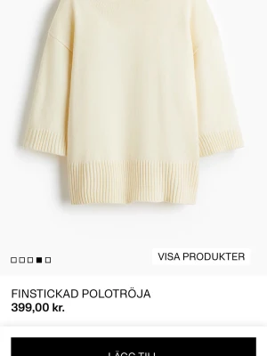 Polotröja från H&M - Säljer en super mysig och snygg polotröja från H&M!! Använd ett fåtal gånger, nypris 399kr💗Den ser mer gul ut på mina egna bilder än i verkligheten!