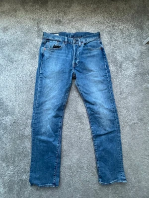 Jeans Levi's - Säljer dessa Levi’s 501 jeans då de inte passar, jeansen är helt nya | jeansen är straight och storleken W30 L30