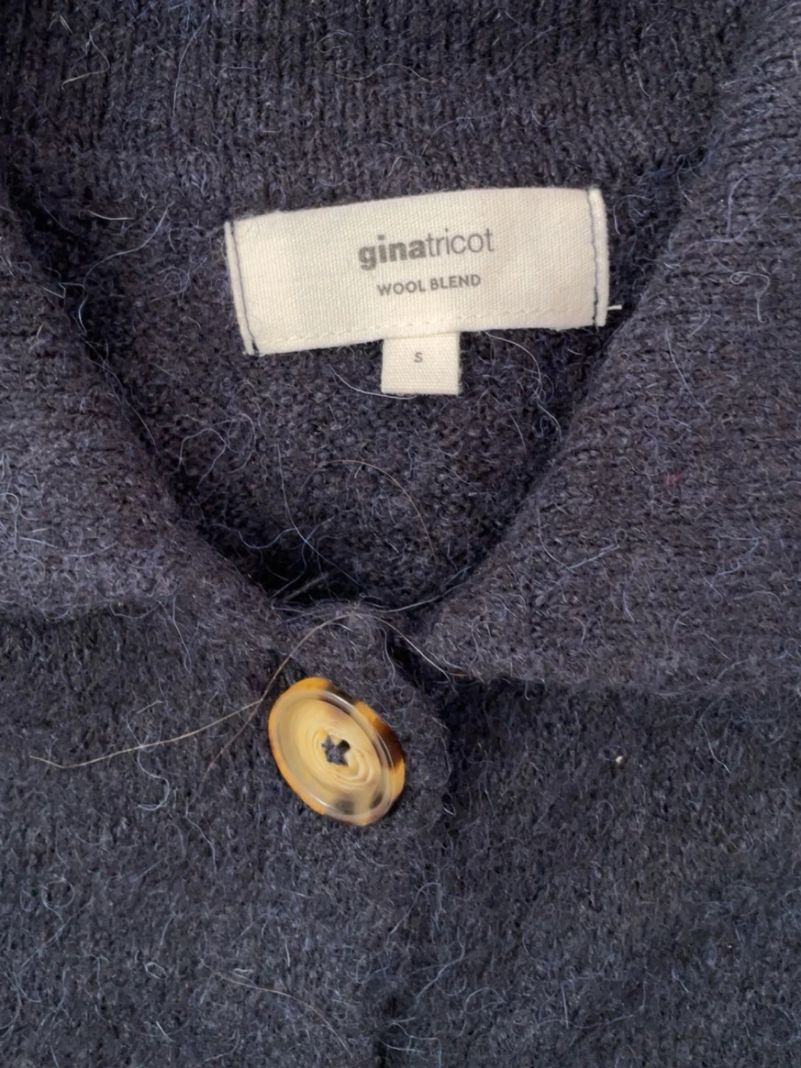 Stickad  tröja  - 1