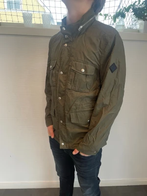 Gant field jacka  - Gant field jacka  herr| pris:799kr| storlek:L| skick:9,8/10| hör av dig vid minsta lilla fundering eller fråga|