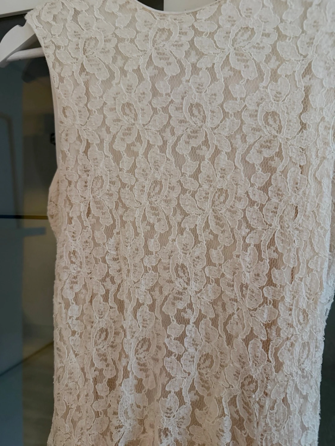 Vit spetsklänning ärmlös - 1