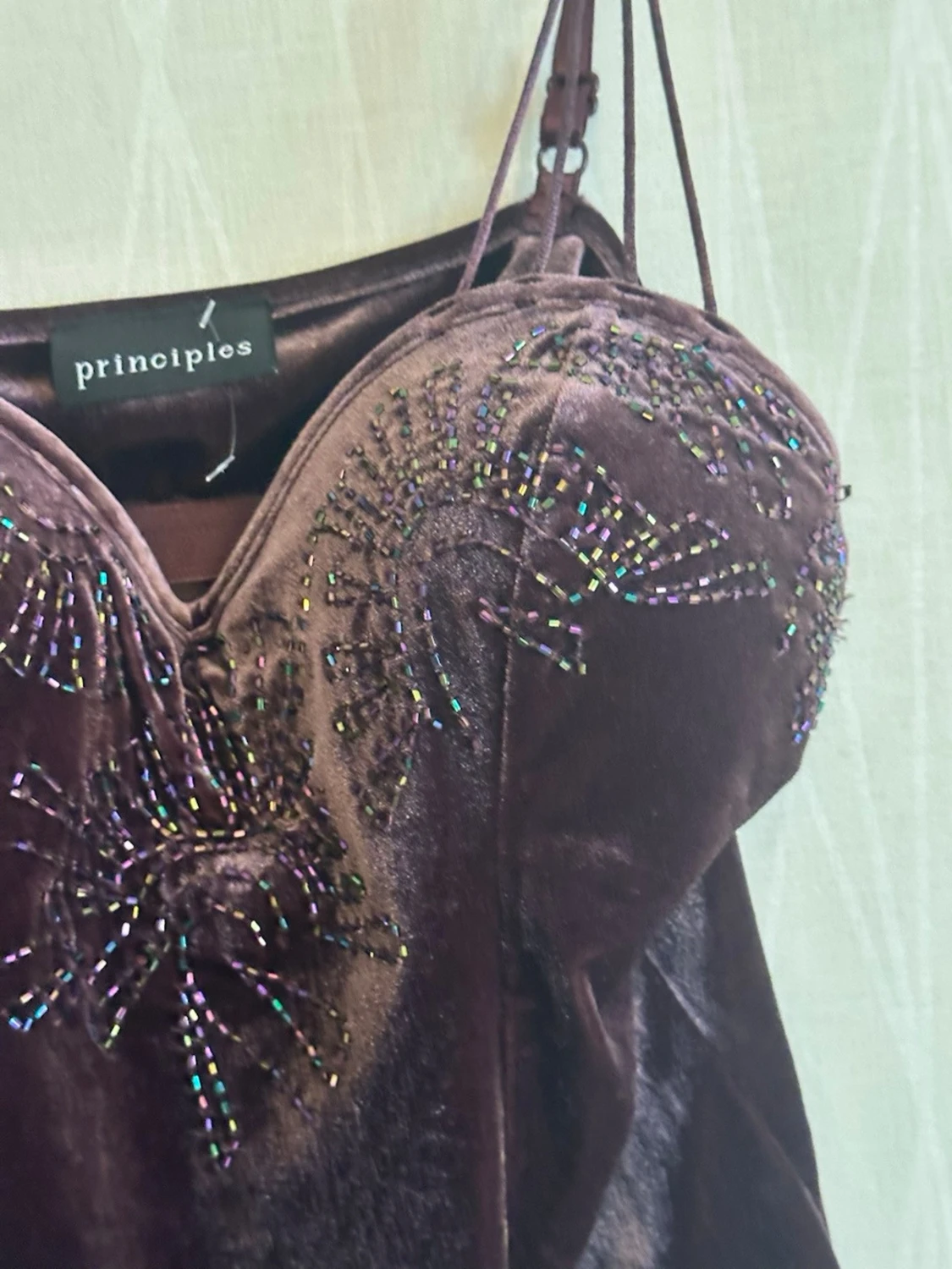 Mörklila sammetslinnetopp med pärlor - 3