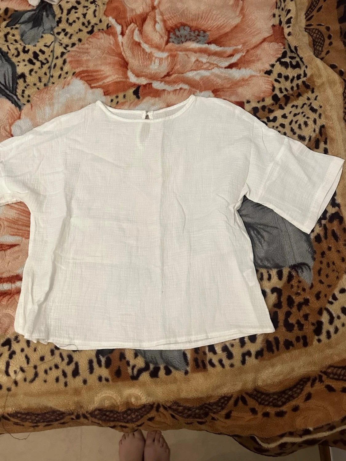 Vit luftig blus i bomull