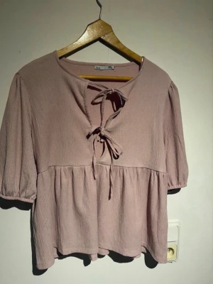 Ny blus ifrån lager 157  - Aldrig använd endast provad