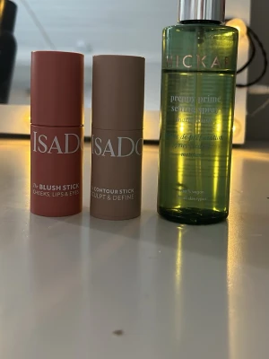 Smink isadora och hickap - Blush-60kr setting sprey-90kr contour-gratis om man köper båda