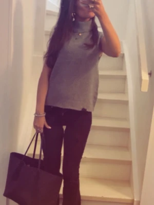 snygga stickade tröjor 💋 - säljer två superfina stickande toppar, en tröja för 90kr💋inte mina bilder!