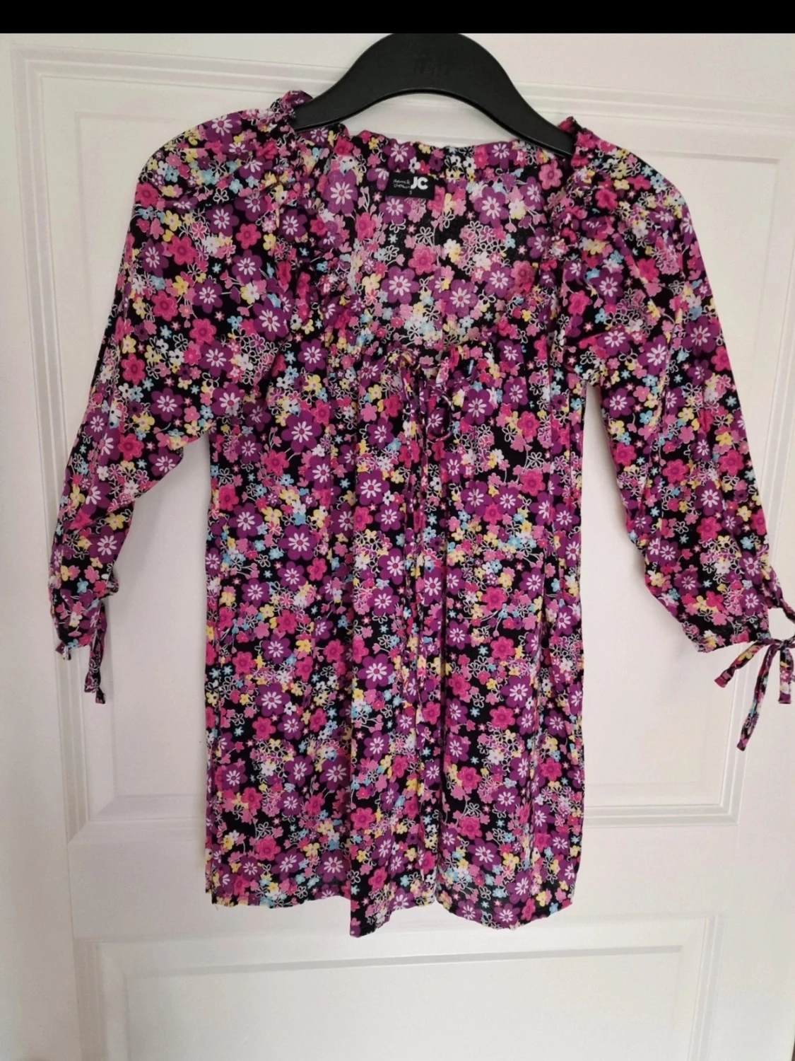 Blommig blus från JC med trekvartsärm