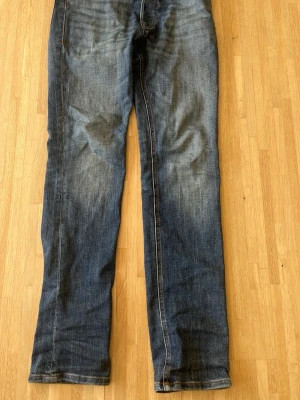 Jack&Jones Jeans - Säljer ett par riktigt snygga jeans från Jack&Jones. Storlek: W27 L32