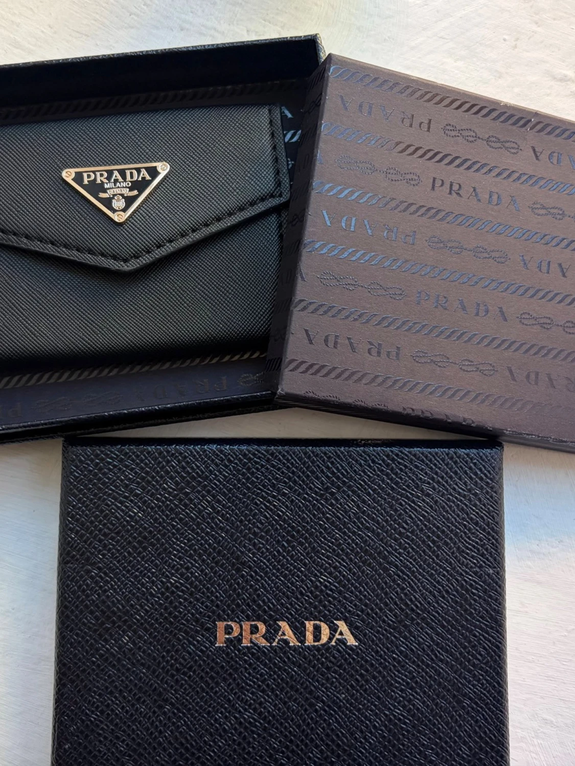 🖤 Prada-plånbok i klassisk kuvertmodell och saffianoläder - 5