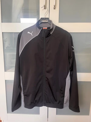 Puma Träningströja - Puma träningströja strl M.