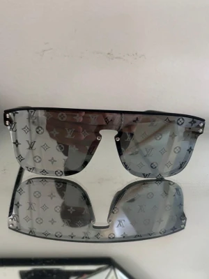Lv glasögon - Säljer dessa för skit bra pris. Fraktar runt hela sverige. 