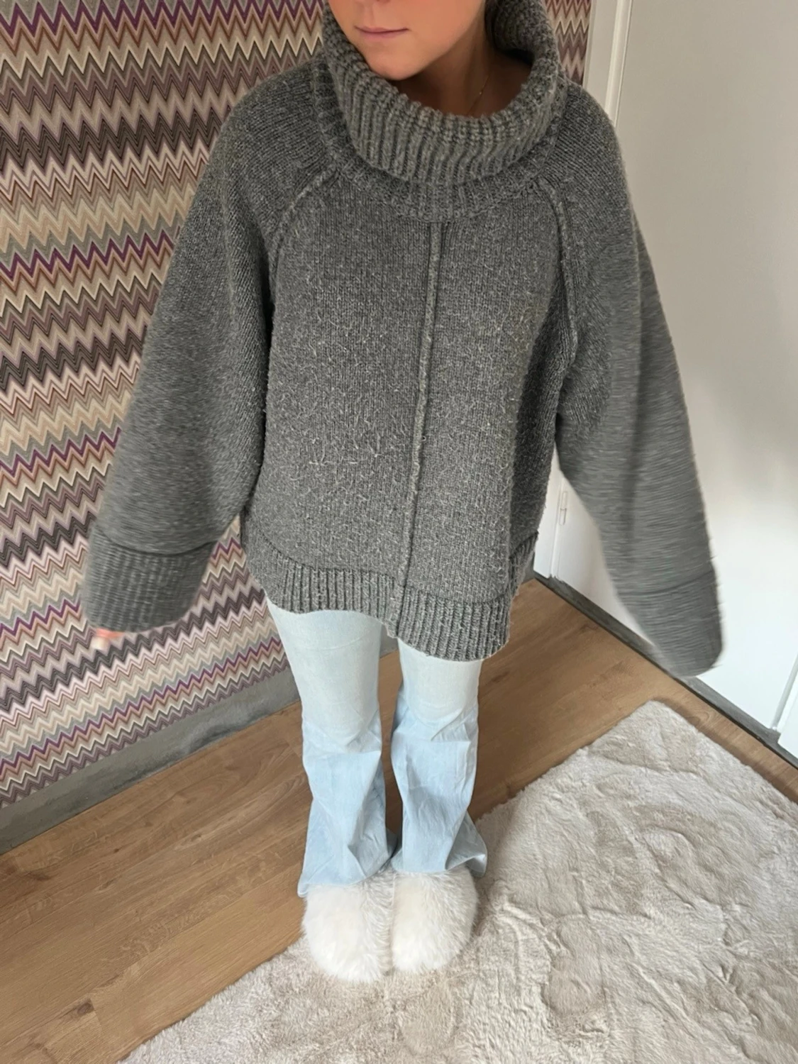 Grå oversized stickad polotröja