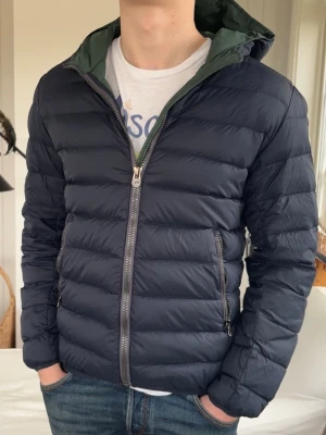 colmar jacka  - colmar jacka , modell: 182 72kg. passar dig som har medium 