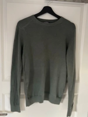 Dressman merinoull  - Tja! Säljer en grön ull tröja från Dressman i bra skick. Priset går att diskutera!