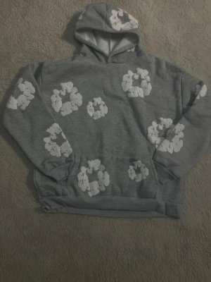 Denim Tears hoodie - Denim Tears hoodie grå topp skick