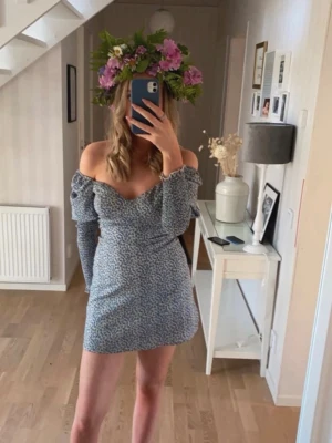 Blommig klänning  - Blommig klänning köpt från Asos