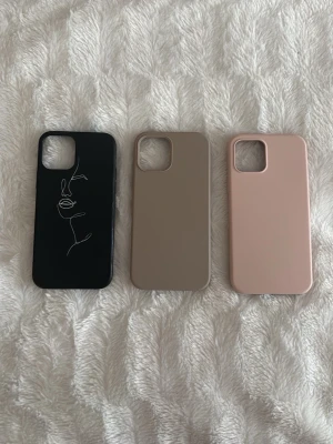 iPhone 12 - Säljer 3 stycken mobilskal för iPhone 12, ni kan köpa alla tre för 40kr totalt!