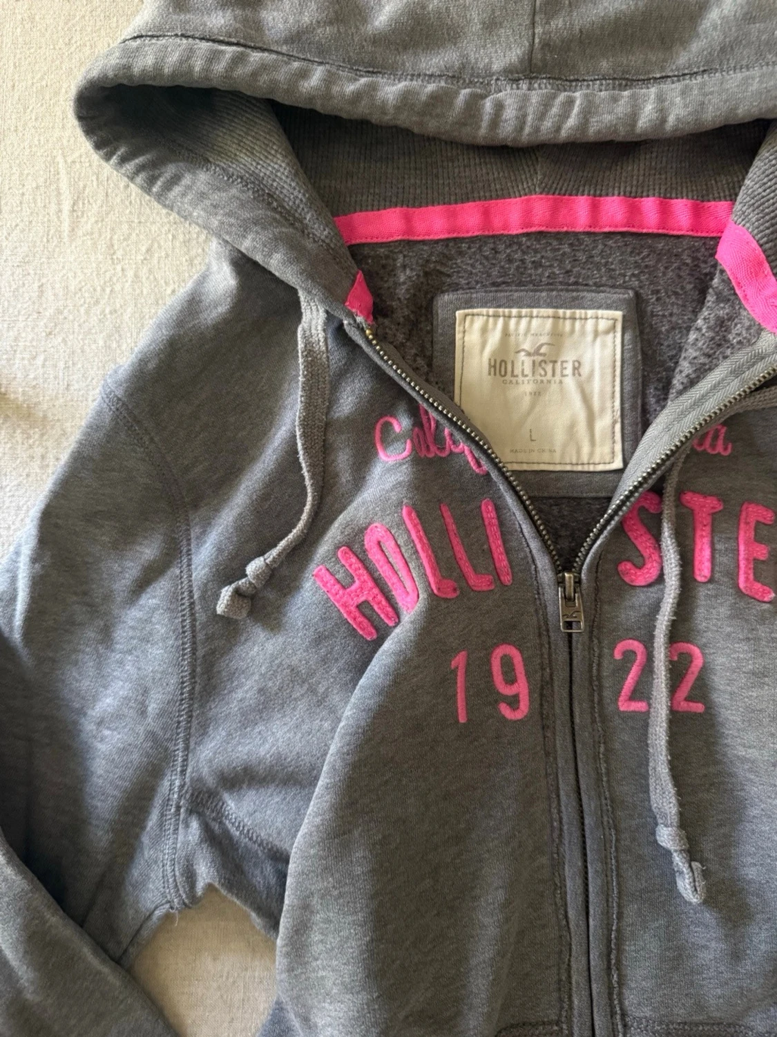 Grå zip hoodie från Hollister - 2