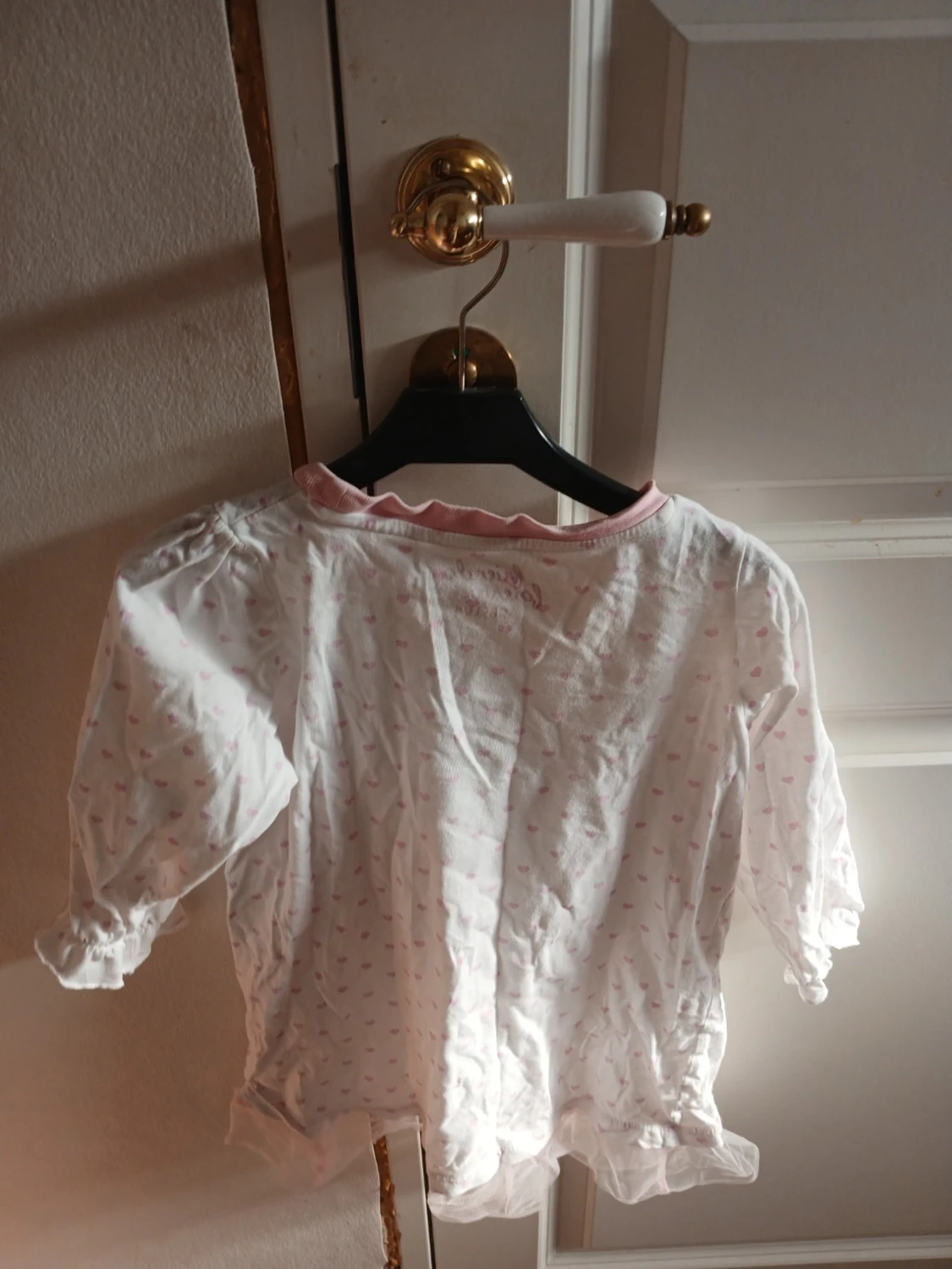 Vit pyjamas med rosa hjärtan - 1